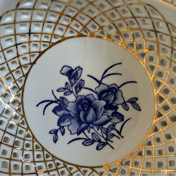 Venezia Elegant Blue and Gold Floral Porcelain Bowl - Picture 7 of 7